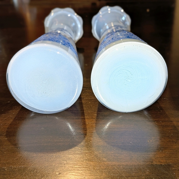 Rare VTG Pair Of Blue Glass Vases, Crinoline Lady Style Pattern Reverse Painted - Picture 6 of 9